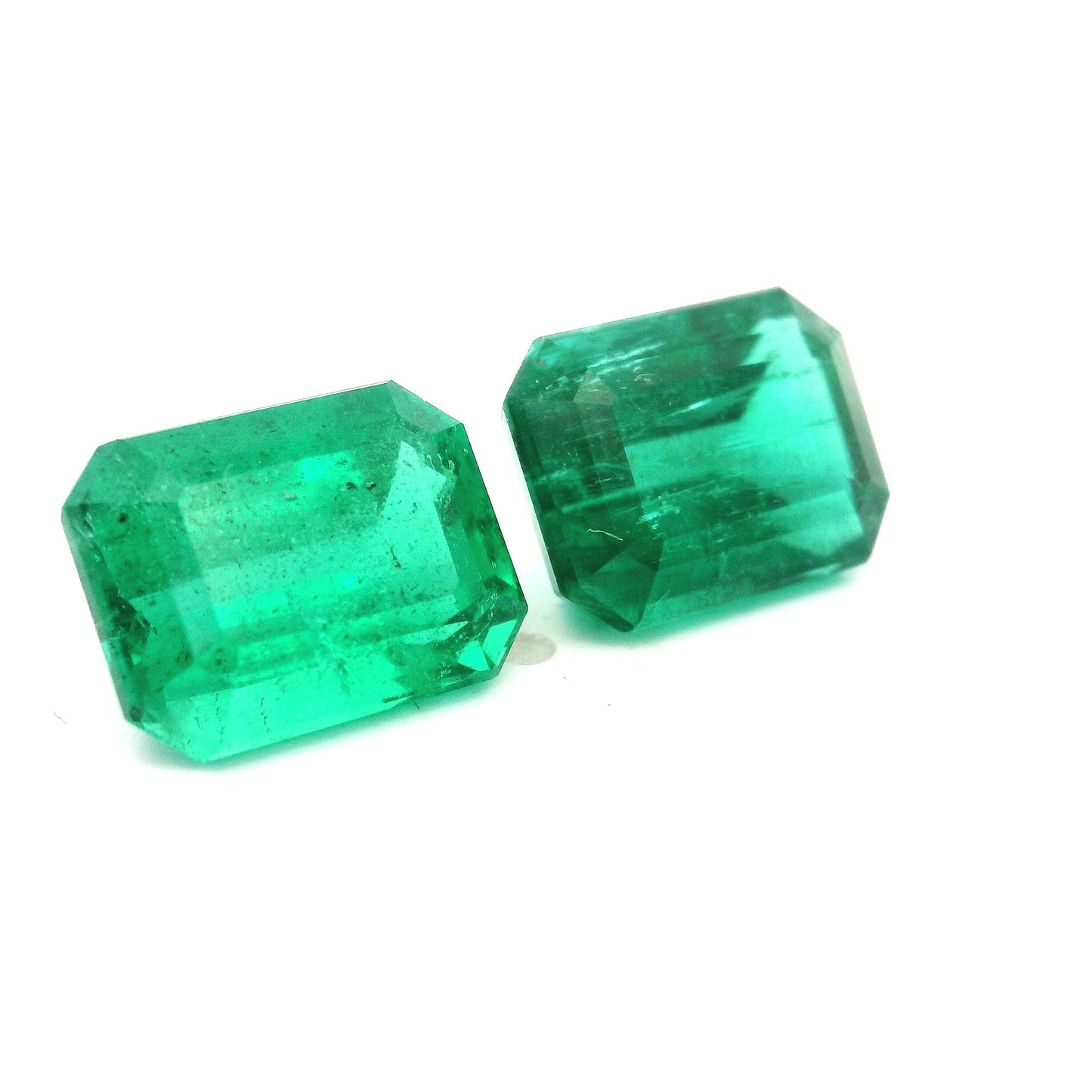 
                  
                    9.87x7.38x5.69mm Octagon Emerald (2 pc 6.21 ct)
                  
                