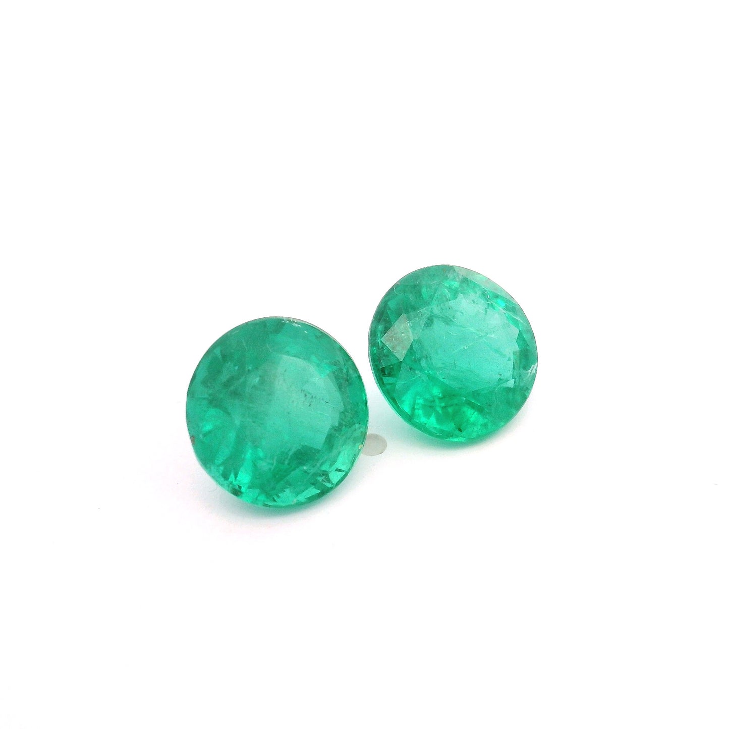 
                  
                    9.00x9.00x0.00mm Round Emerald (2 pc 5.66 ct)
                  
                