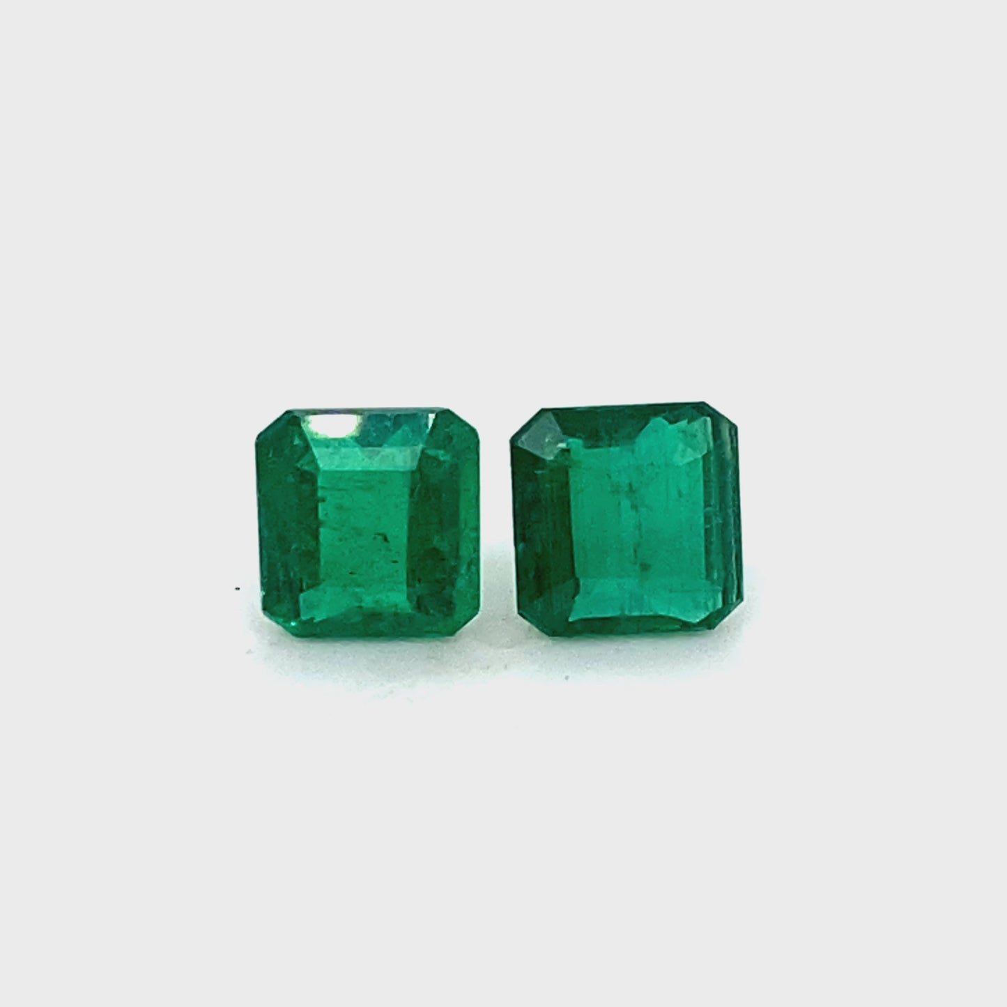 
                  
                    Load and play video in Gallery viewer, 7.00x6.80x0.00mm Octagon Emerald (2 pc 2.81 ct)
                  
                