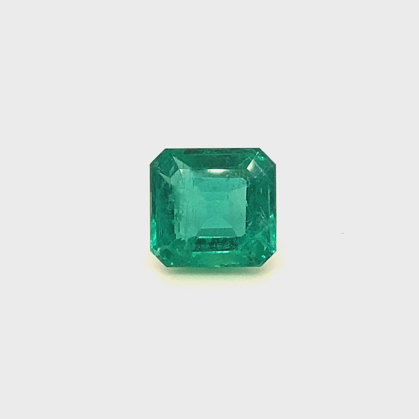 
                  
                    Load and play video in Gallery viewer, 11.07x10.41x6.72mm Octagon Emerald (1 pc 5.66 ct)
                  
                