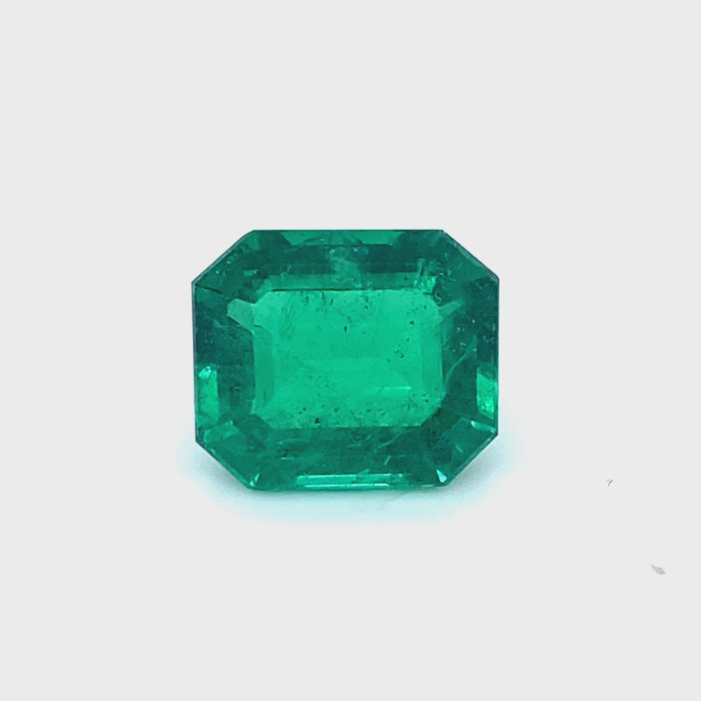 
                  
                    Load and play video in Gallery viewer, 12.95x10.92x6.94mm Octagon Emerald (1 pc 7.24 ct)
                  
                