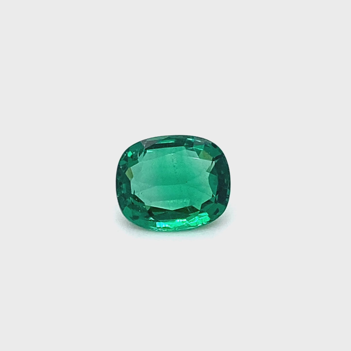 
                  
                    Load and play video in Gallery viewer, 10.43x8.64x4.82mm Cushion Emerald (1 pc 3.01 ct)
                  
                