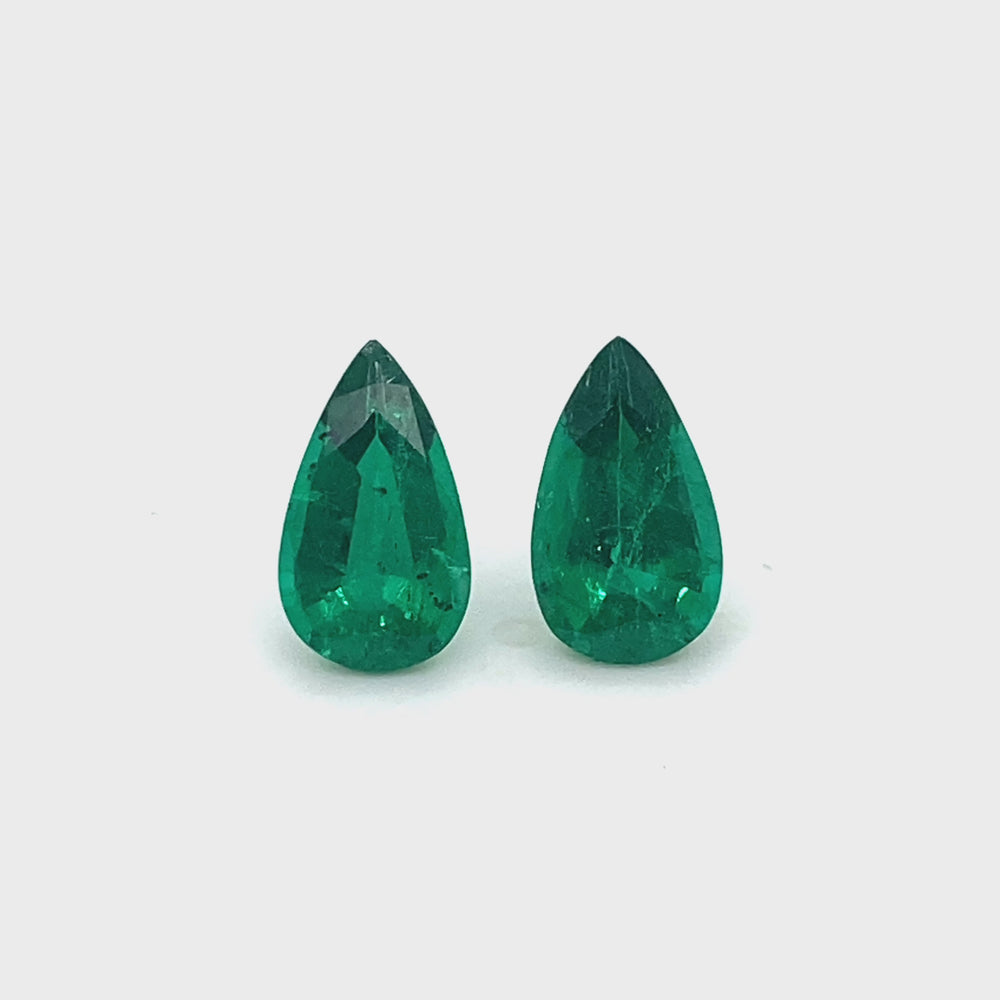 
                  
                    Load and play video in Gallery viewer, 11.38x6.60x0.00mm Pear-shaped Emerald (2 pc 3.93 ct)
                  
                