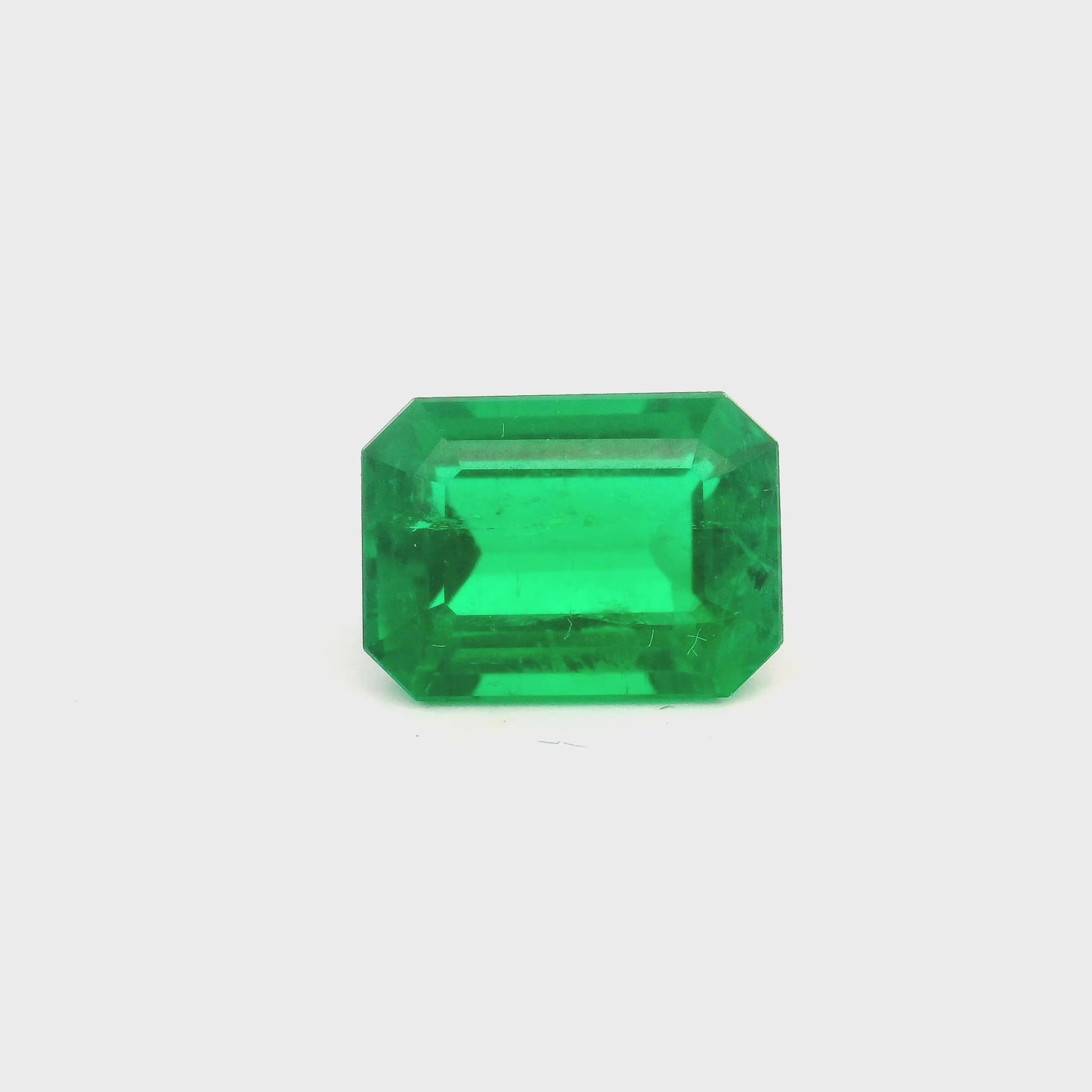 
                  
                    Load and play video in Gallery viewer, 9.29x6.83x4.66mm Octagon Emerald (1 pc 2.19 ct)
                  
                