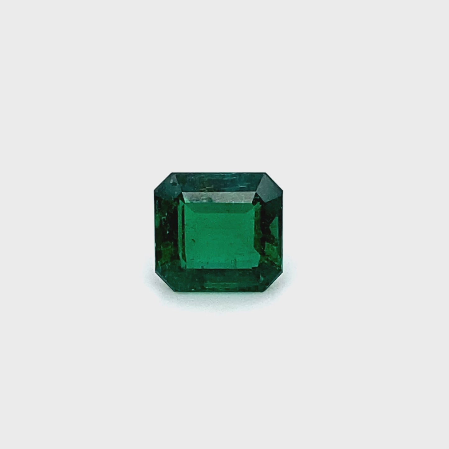 
                  
                    Load and play video in Gallery viewer, 8.59x8.09x5.14mm Octagon Emerald (1 pc 2.72 ct)
                  
                
