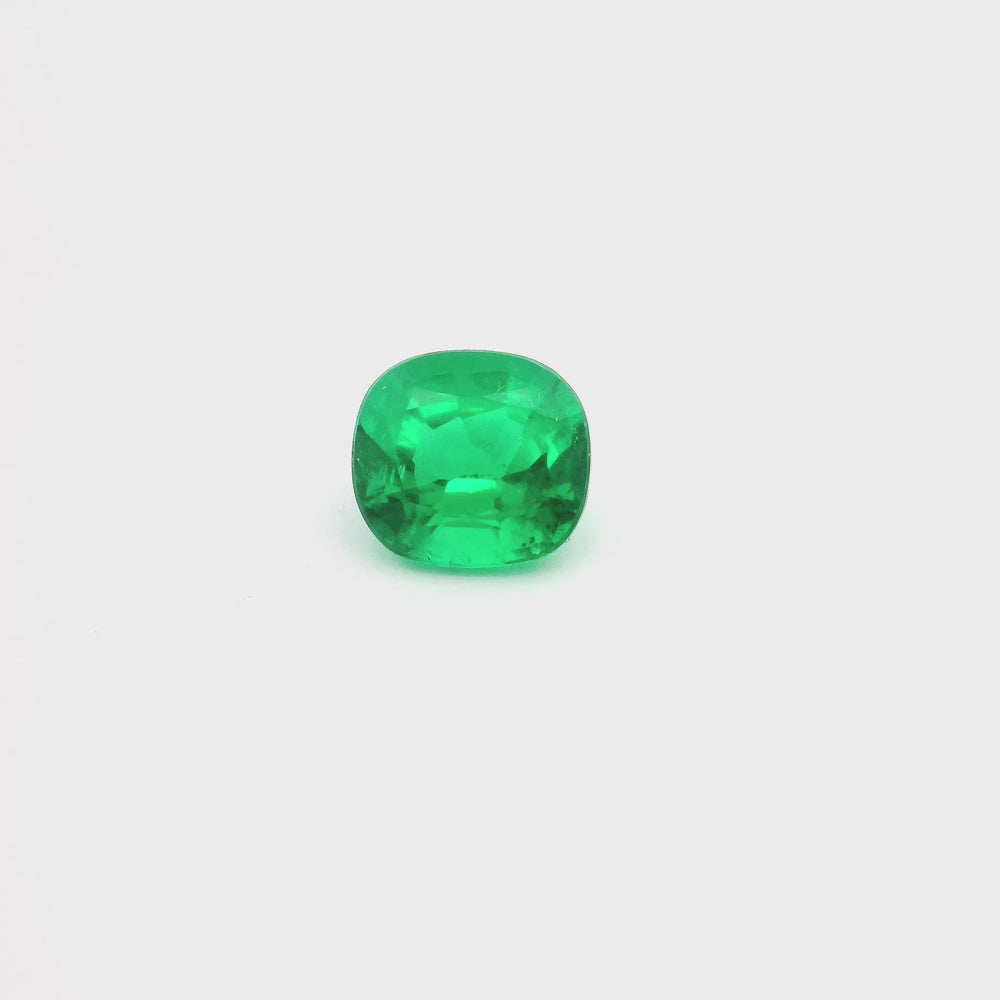 
                  
                    Load and play video in Gallery viewer, 6.54x5.96x4.25mm Cushion Emerald (1 pc 1.02 ct)
                  
                