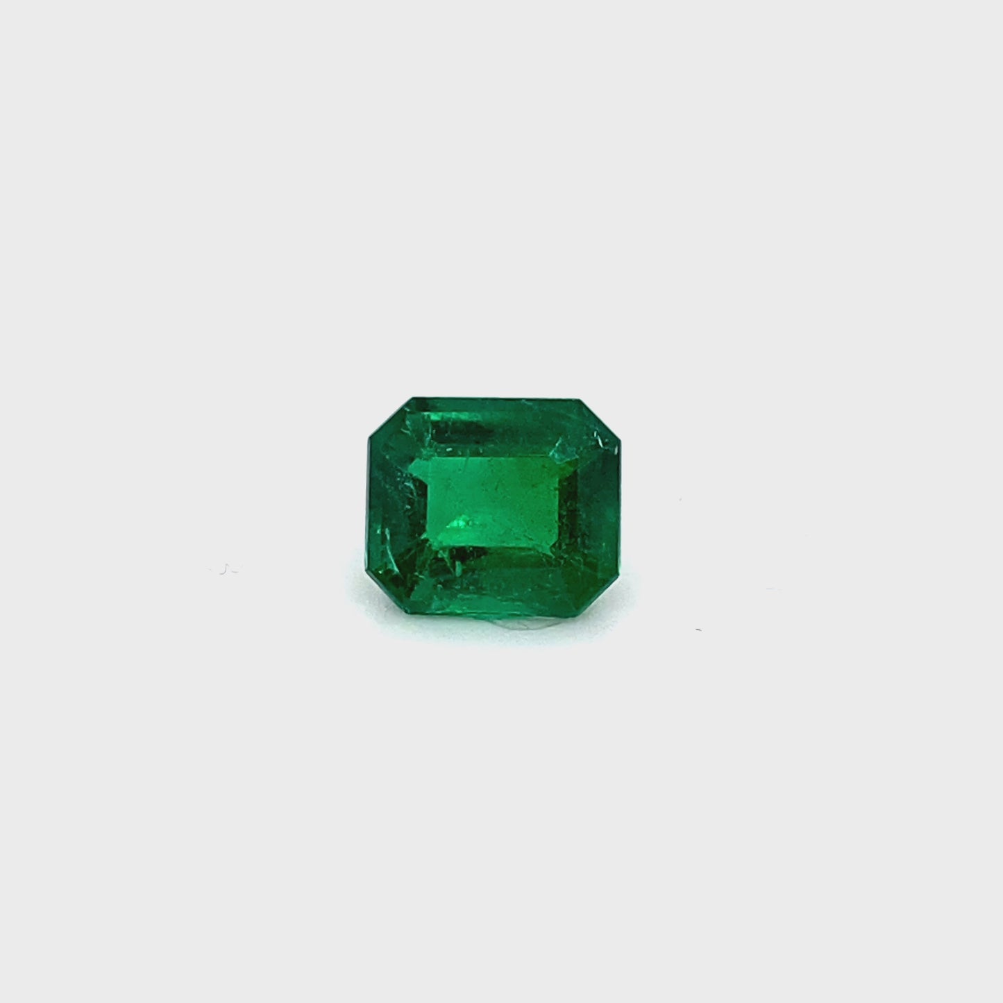
                  
                    Load and play video in Gallery viewer, 9.53x8.19x5.05mm Octagon Emerald (1 pc 2.66 ct)
                  
                