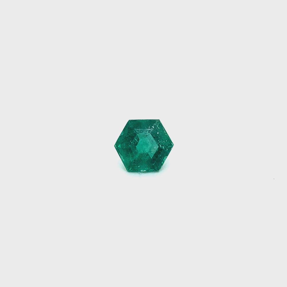 
                  
                    Load and play video in Gallery viewer, 8.60x8.20x5.35mm Hexagonal Emerald (1 pc 2.18 ct)
                  
                