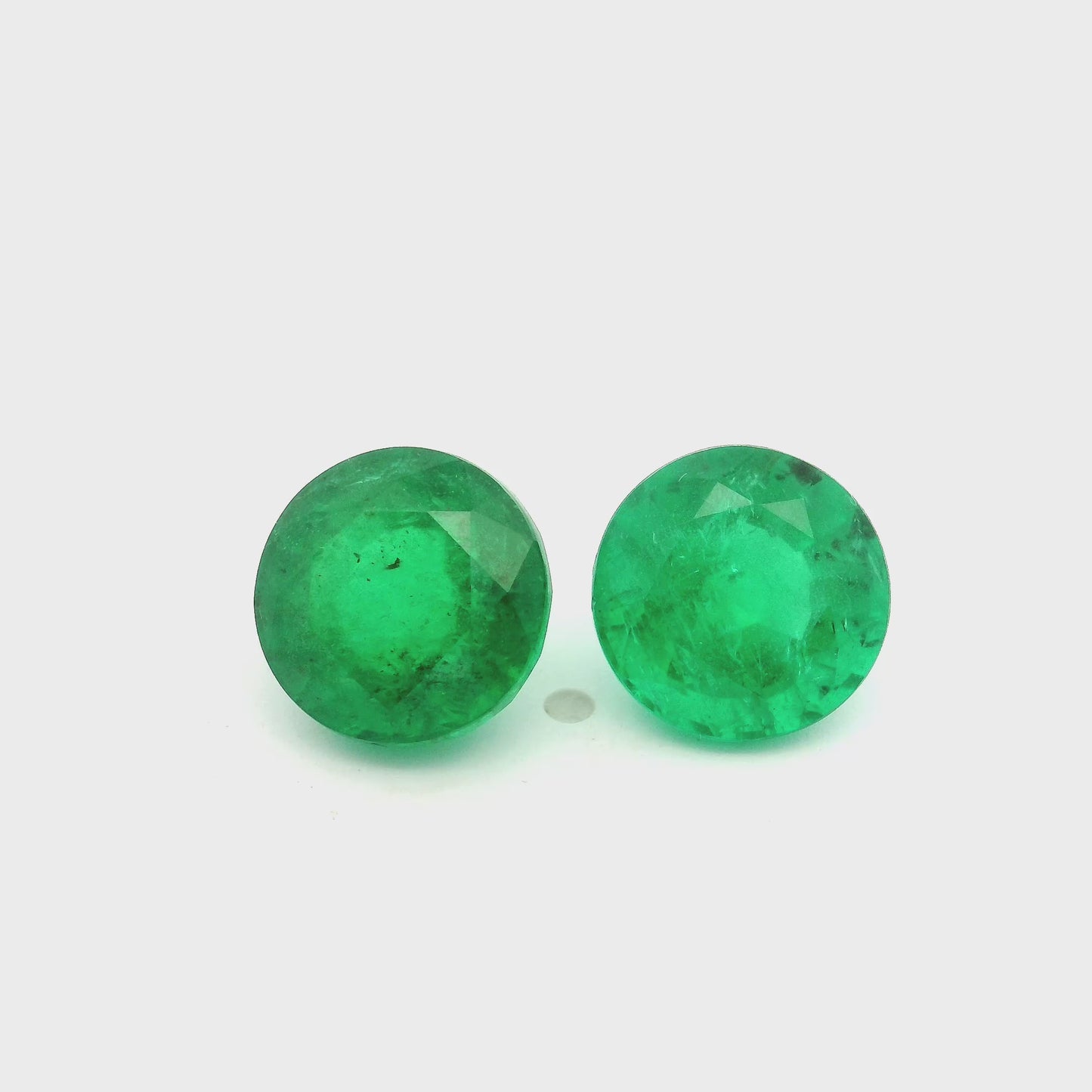 9.00x0.00x0.00mm Round Emerald (2 pc 6.21 ct)