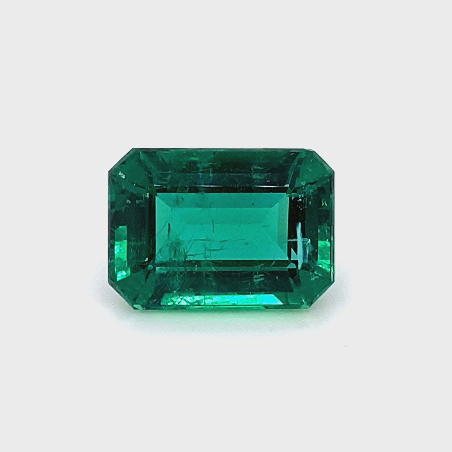 
                  
                    Load and play video in Gallery viewer, 15.08x10.76x7.34mm Octagon Emerald (1 pc 9.36 ct)
                  
                