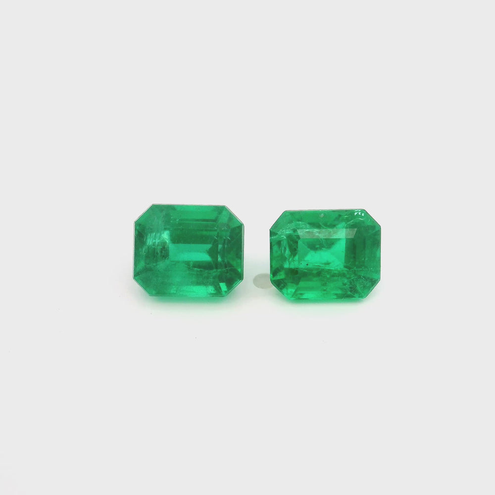 
                  
                    Load and play video in Gallery viewer, 7.45x6.05x0.00mm Octagon Emerald (2 pc 3.67 ct)
                  
                