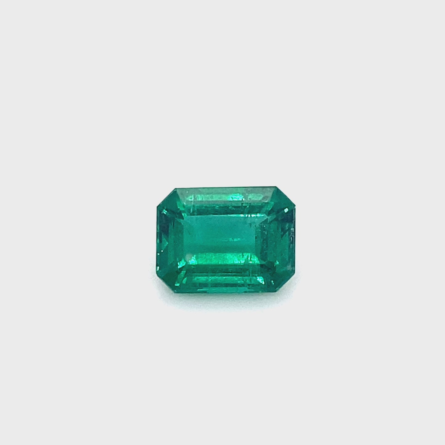 
                  
                    Load and play video in Gallery viewer, 10.22x7.80x5.01mm Octagon Emerald (1 pc 2.86 ct)
                  
                