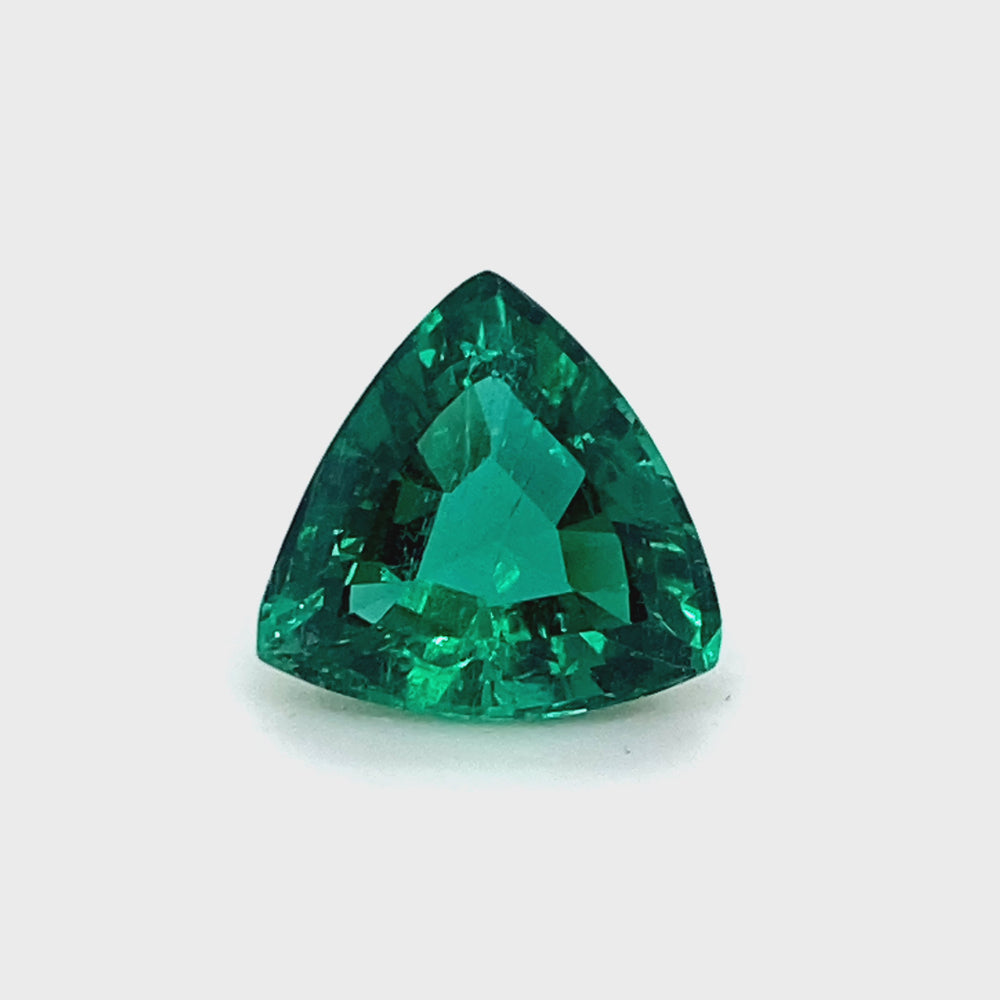 
                  
                    Load and play video in Gallery viewer, 13.10x13.57x7.02mm Trillion Emerald (1 pc 6.06 ct)
                  
                