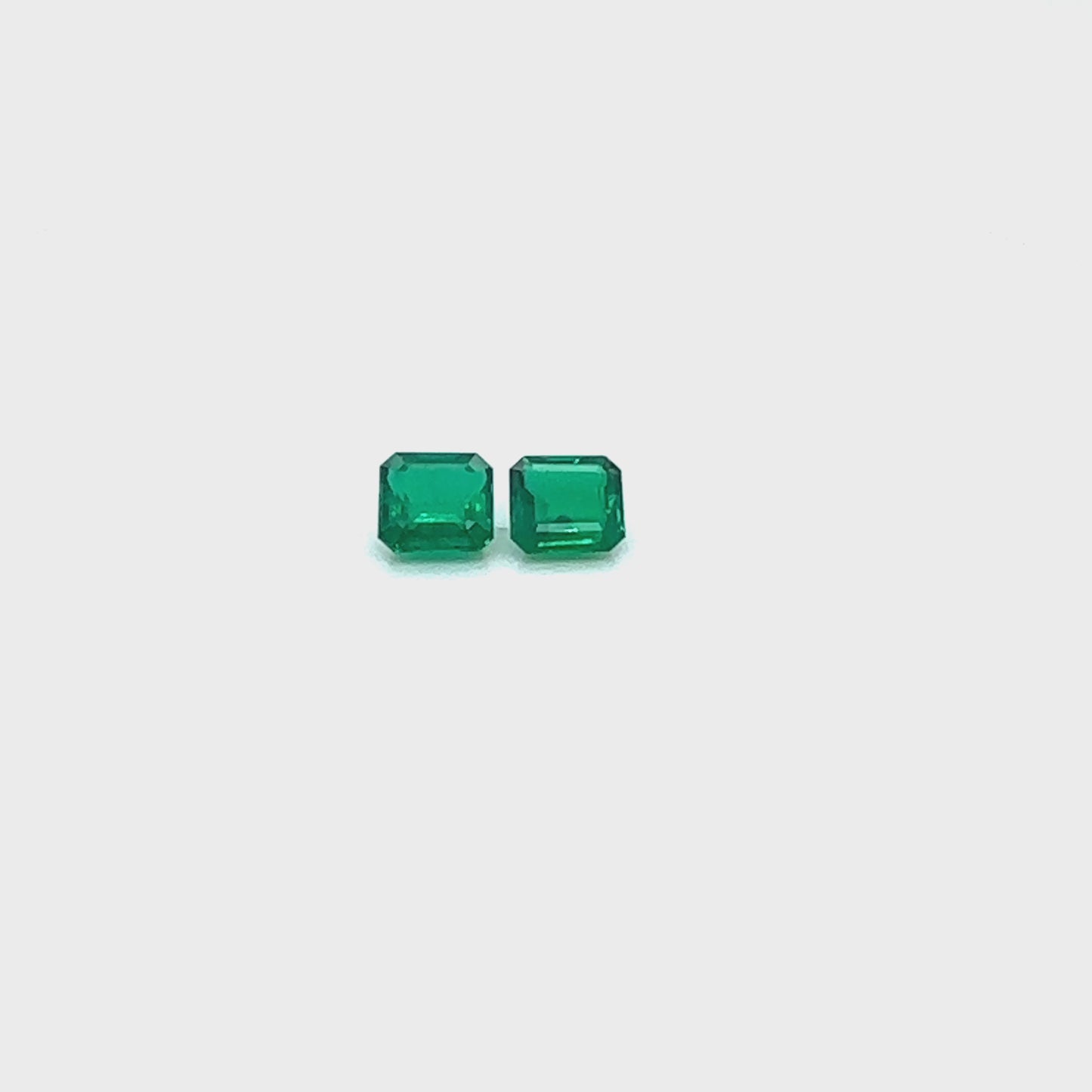 
                  
                    Load and play video in Gallery viewer, 9.92x8.45x4.82mm Octagon Emerald (2 pc 5.99 ct)
                  
                