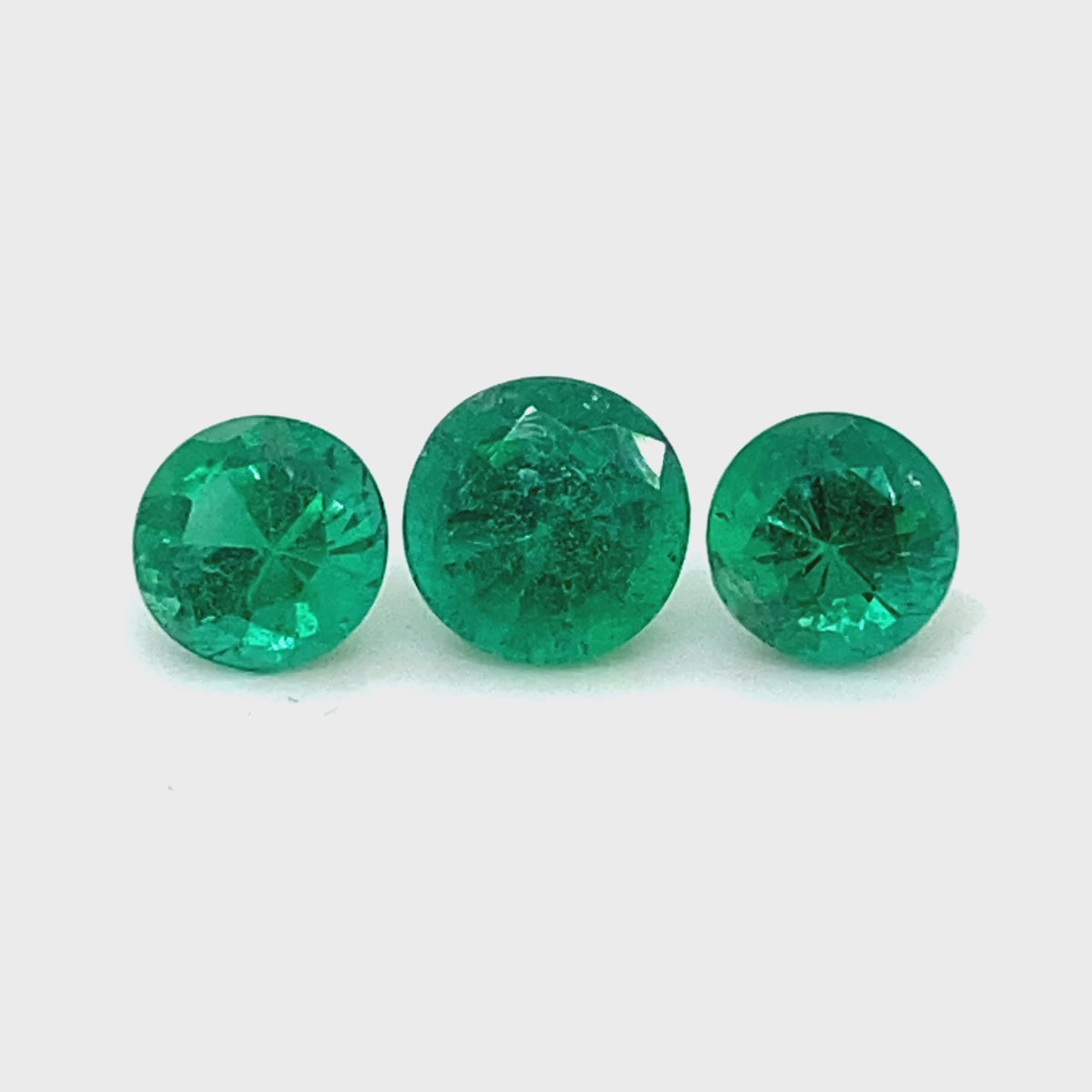 6.50x0.00x0.00mm Round Emerald (3 pc 3.80 ct)