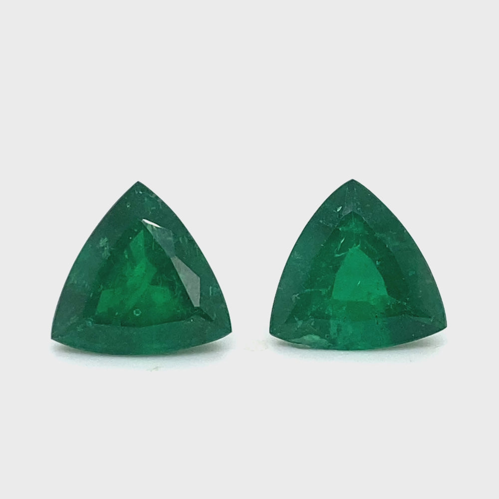 
                  
                    Load and play video in Gallery viewer, 14.30x0.00x0.00mm Trillion Emerald (2 pc 15.06 ct)
                  
                