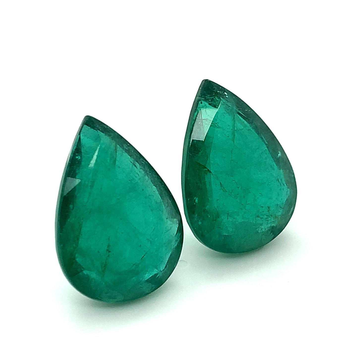 
                  
                    27.28x19.43x0.00mm Pear-shaped Emerald (2 pc 63.40 ct)
                  
                