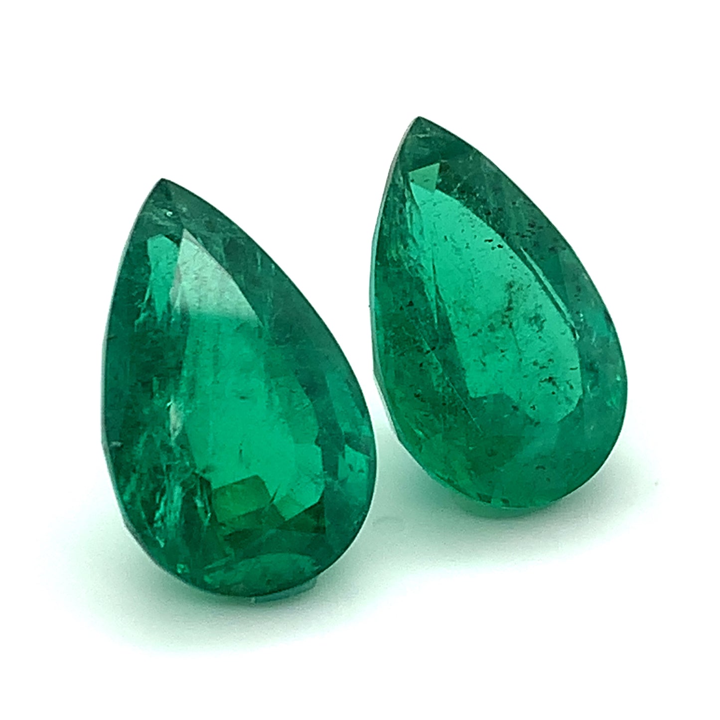
                  
                    24.01x15.15x11.12mm Pear-shaped Emerald Pair (2 pc 46.09 ct)
                  
                