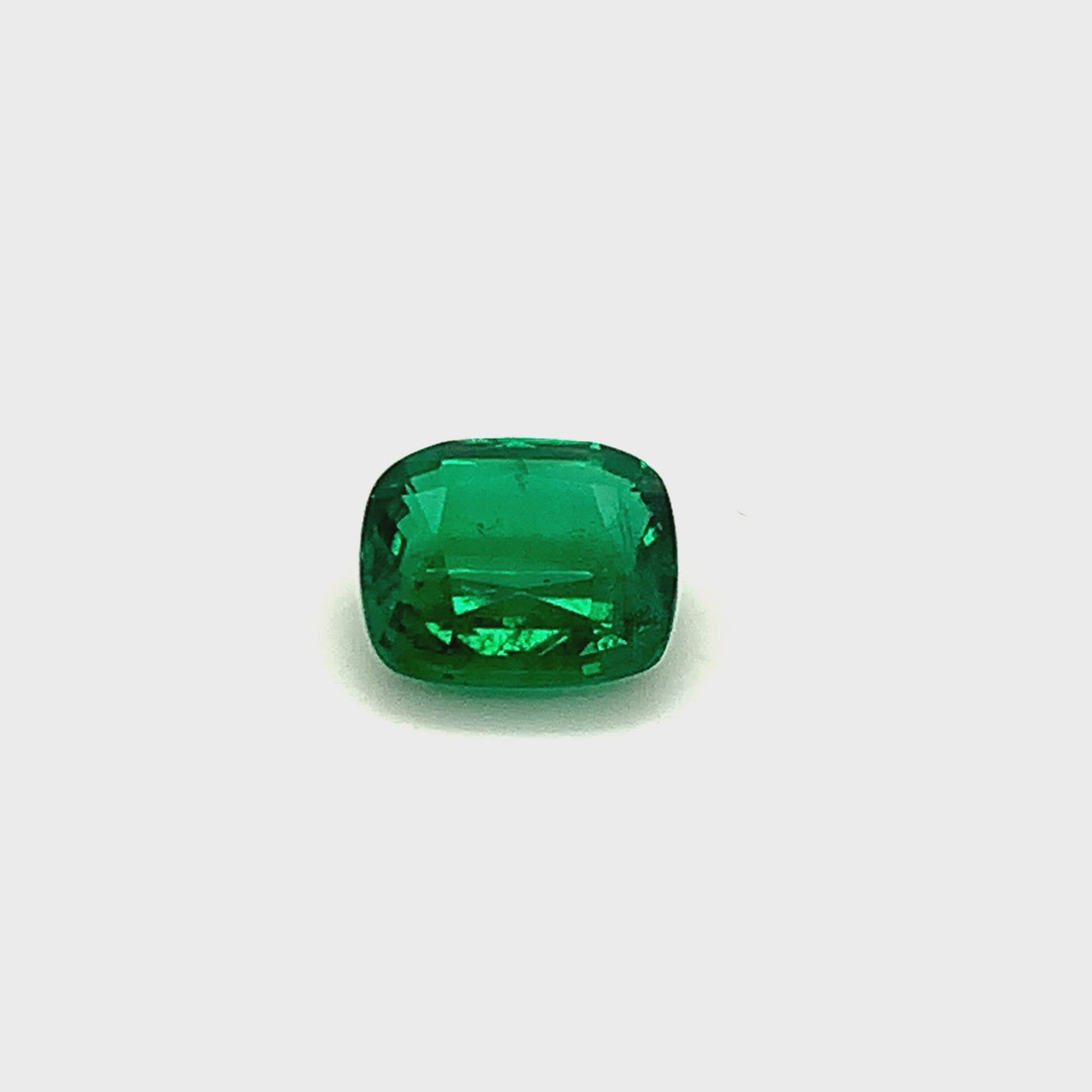 
                  
                    Load and play video in Gallery viewer, 11.40x10.71x5.38mm Cushion Emerald (1 pc 4.61 ct)
                  
                