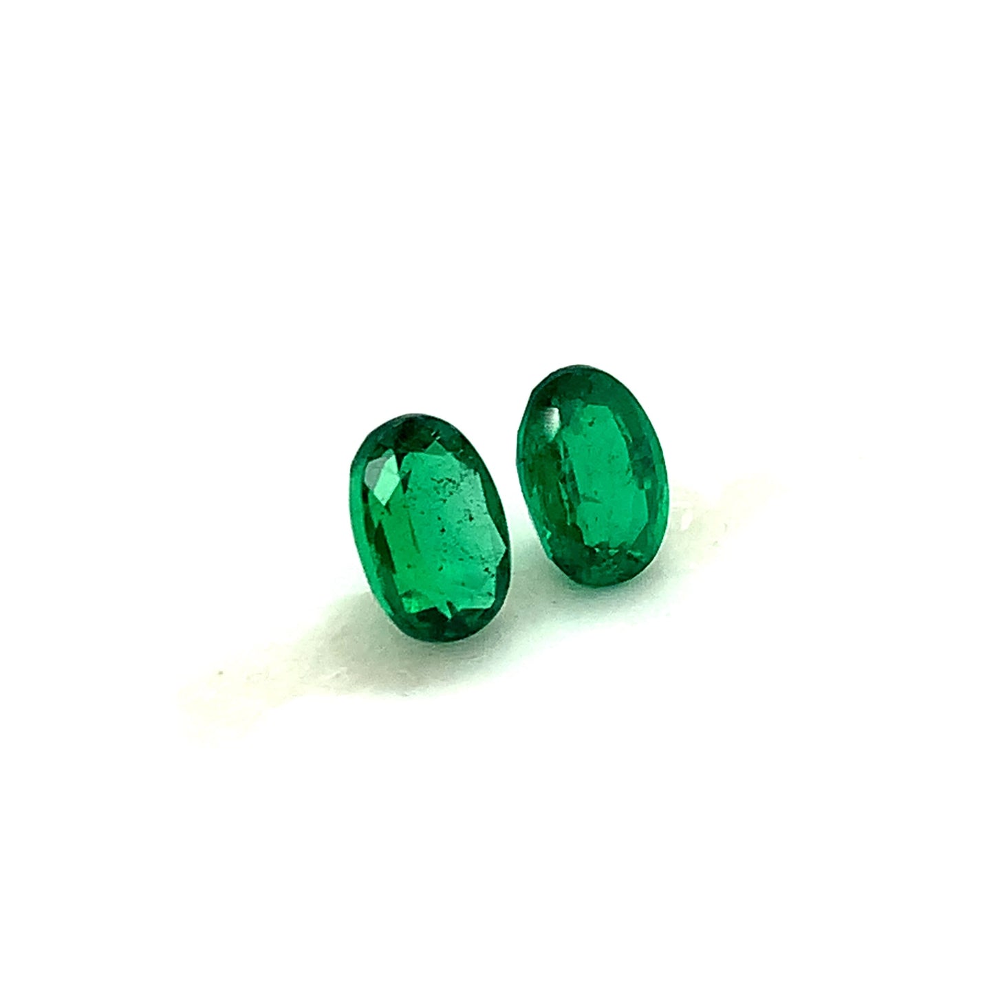 
                  
                    9.76x6.85x4.83mm Oval Emerald (2 pc 4.29 ct)
                  
                