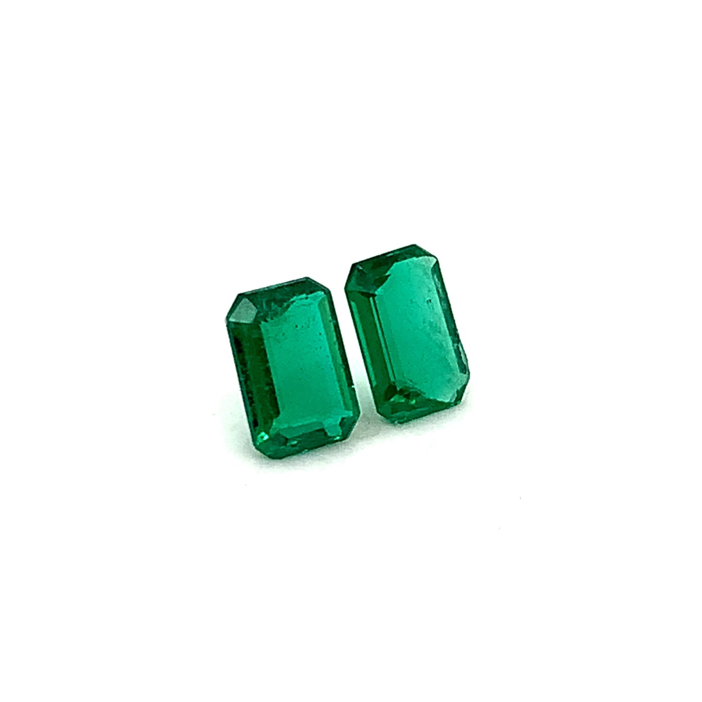 
                  
                    7.90x5.30x5.61mm Octagon Emerald (2 pc 2.06 ct)
                  
                