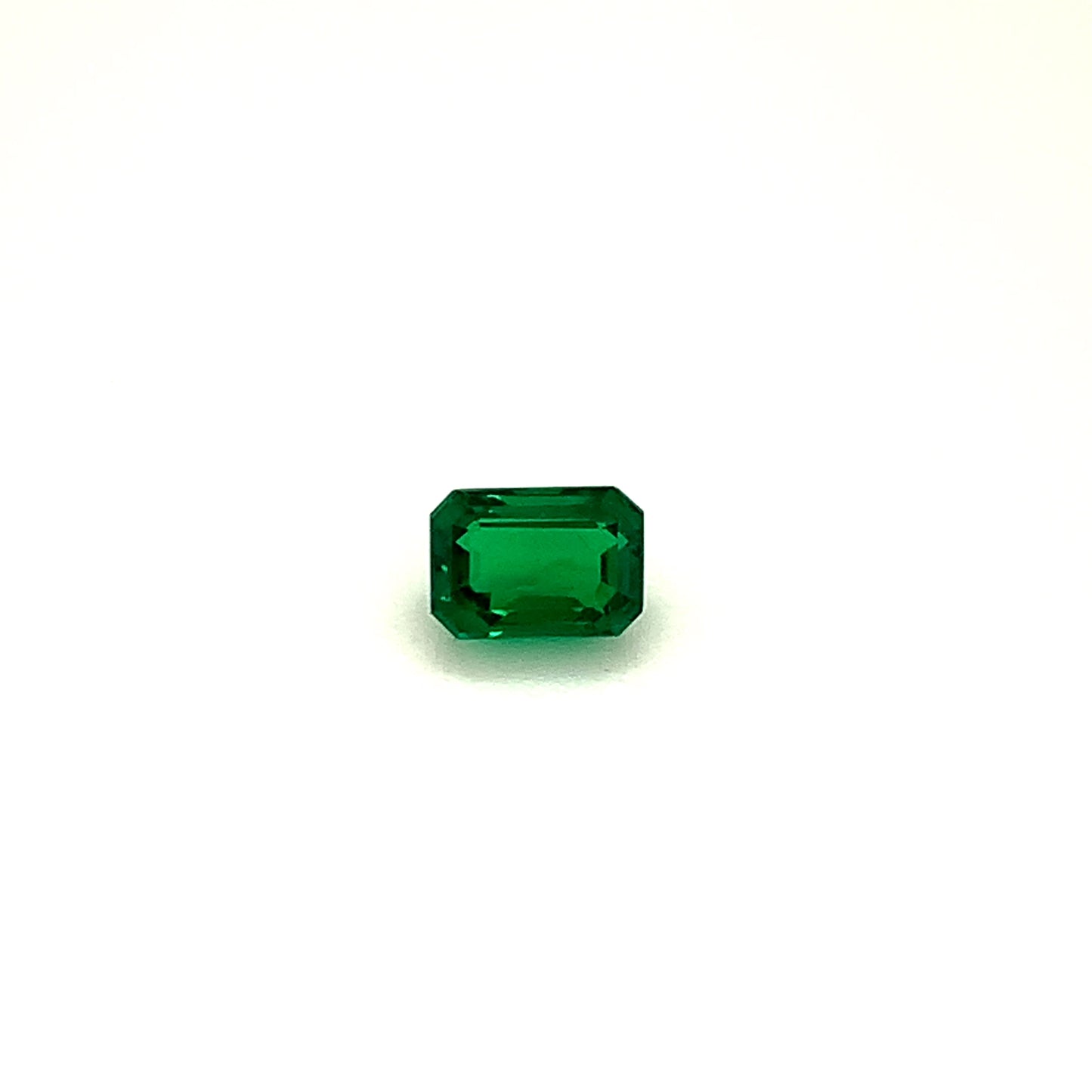 
                  
                    Load and play video in Gallery viewer, 6.53x4.61x3.26mm Octagon Emerald (1 pc 0.76 ct)
                  
                