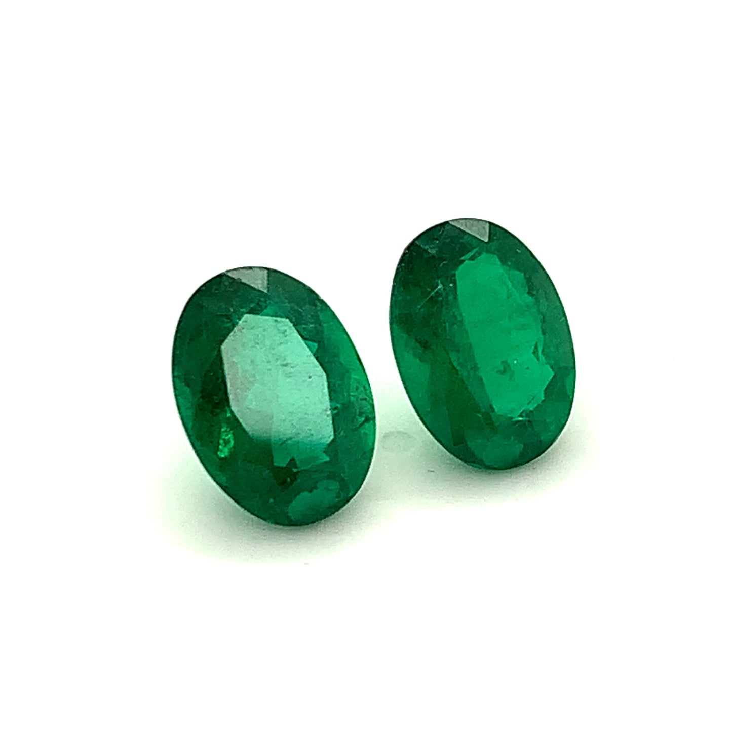 
                  
                    13.76x10.17x6.42mm Oval Emerald (2 pc 10.98 ct)
                  
                