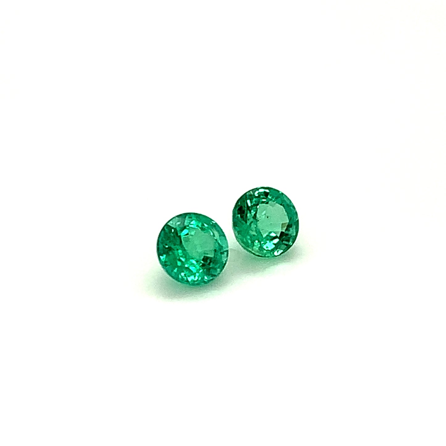 
                  
                    6.30x0.00x0.00mm Round Emerald (2 pc 2.26 ct)
                  
                