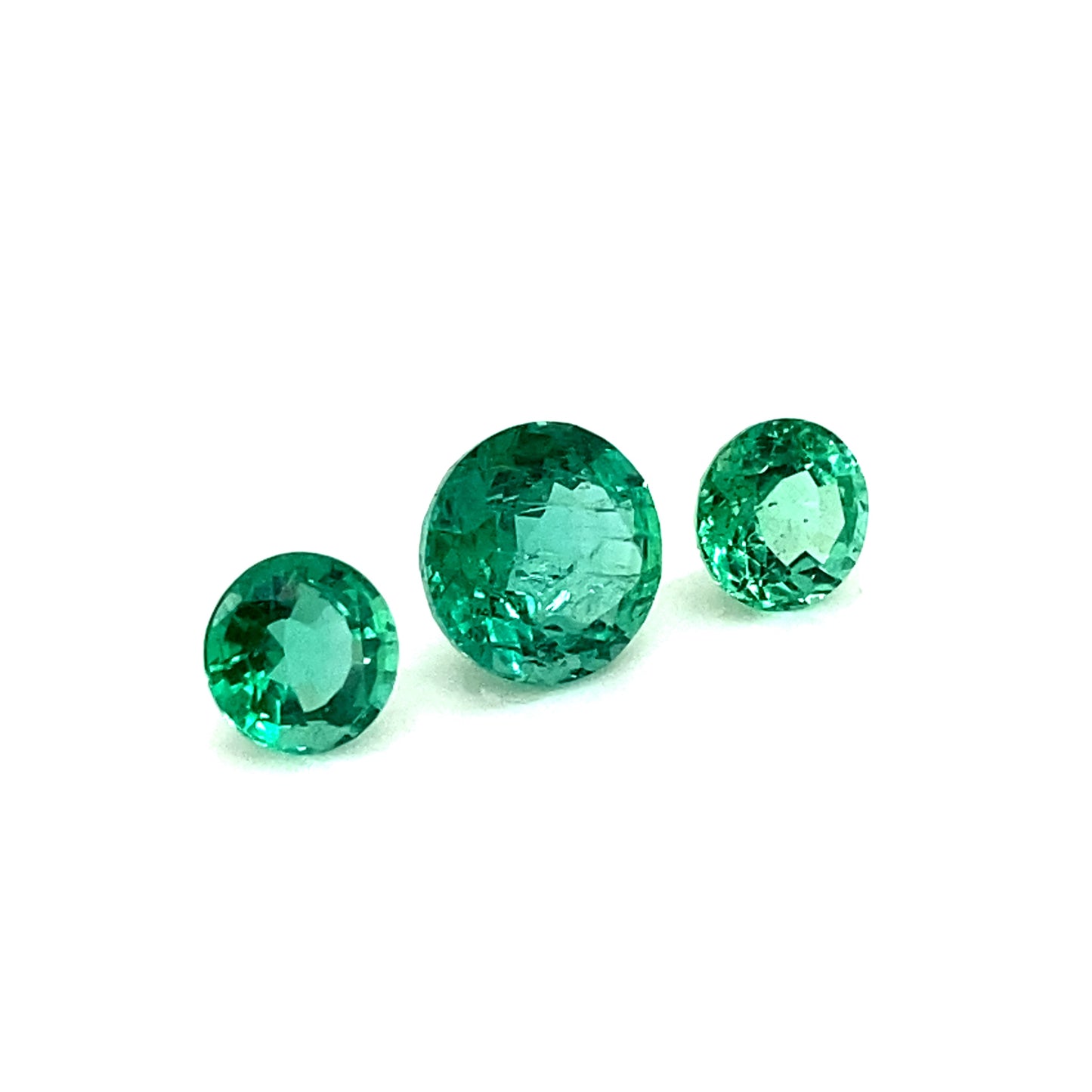 
                  
                    6.40x0.00x0.00mm Round Emerald (3 pc 4.48 ct)
                  
                