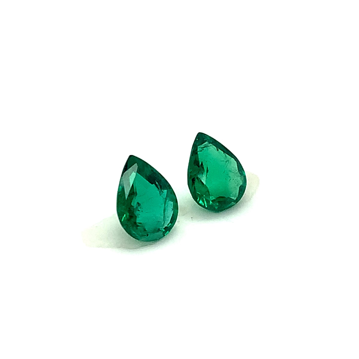 
                  
                    9.80x7.60x0.00mm Pear-shaped Emerald (2 pc 3.39 ct)
                  
                
