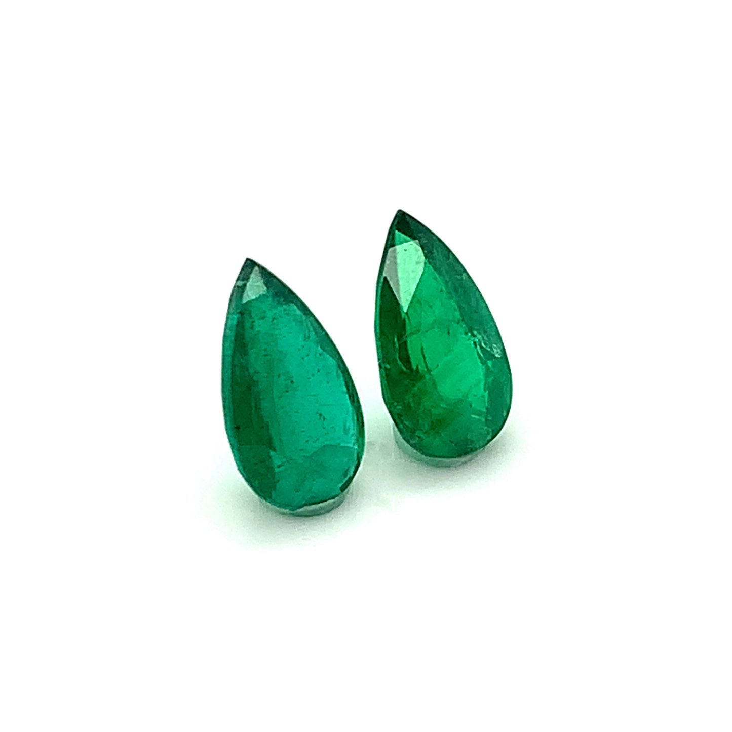 
                  
                    13.50x7.50x0.00mm Pear-shaped Emerald (2 pc 6.06 ct)
                  
                