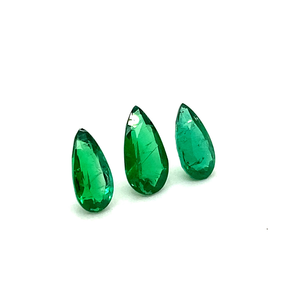 
                  
                    Pear-shaped Emerald (3 pc 3.61 ct)
                  
                