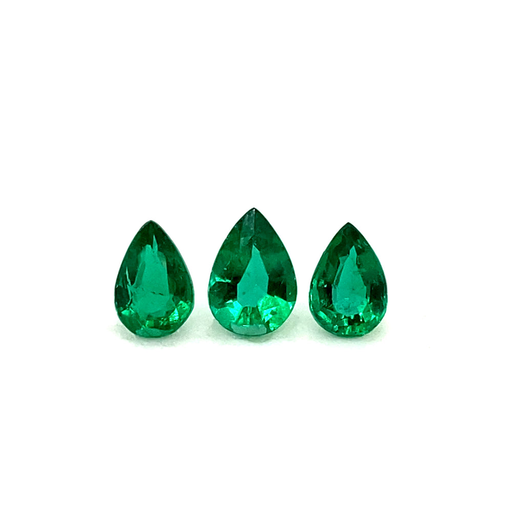Pear-shaped Emerald (3 pc 2.70 ct)