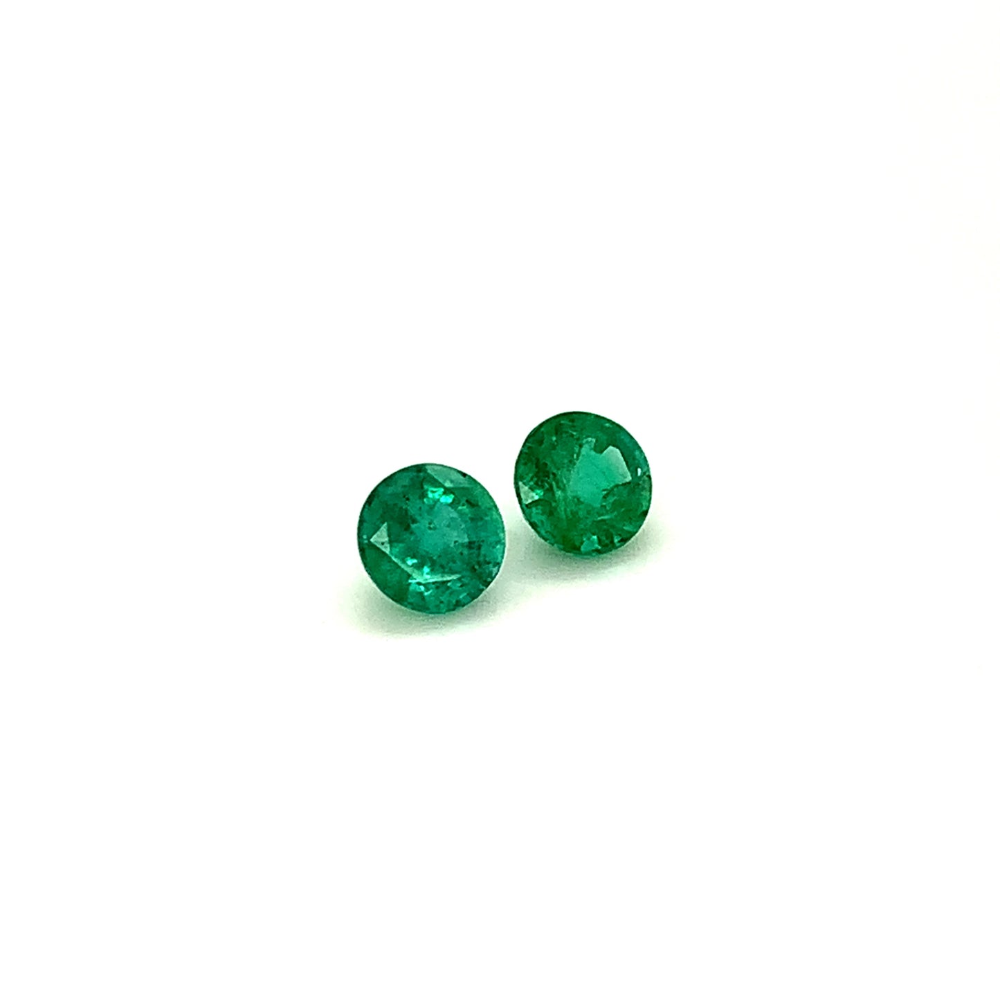
                  
                    8.20x8.00x0.00mm Round Emerald (2 pc 2.42 ct)
                  
                