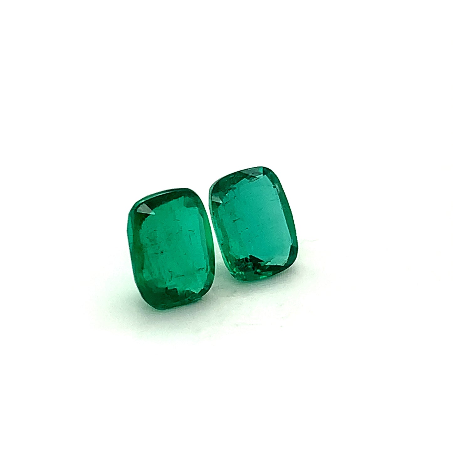 
                  
                    9.17x7.37x4.43mm Cushion Emerald Pair (1 pc 2.20 ct)
                  
                