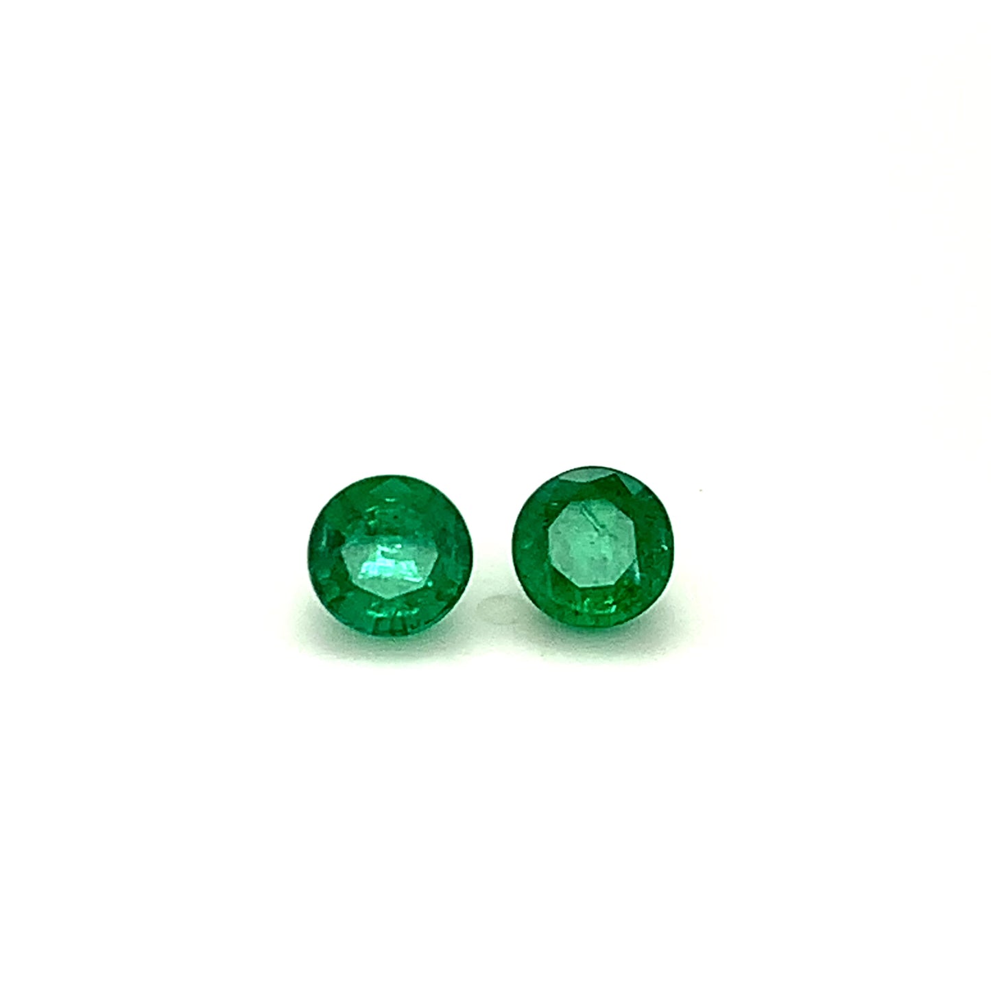 6.50x0.00x0.00mm Round Emerald (2 pc 2.20 ct)