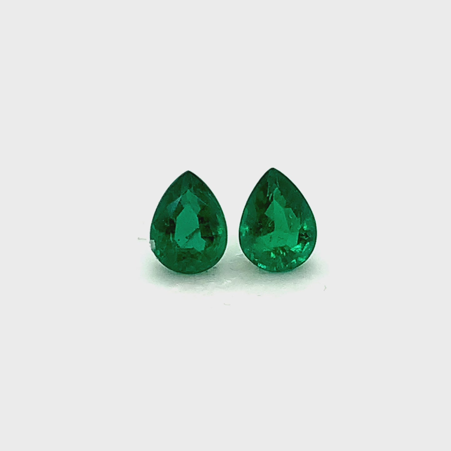 8.10x6.00x0.00mm Pear-shaped Emerald (2 pc 2.45 ct)