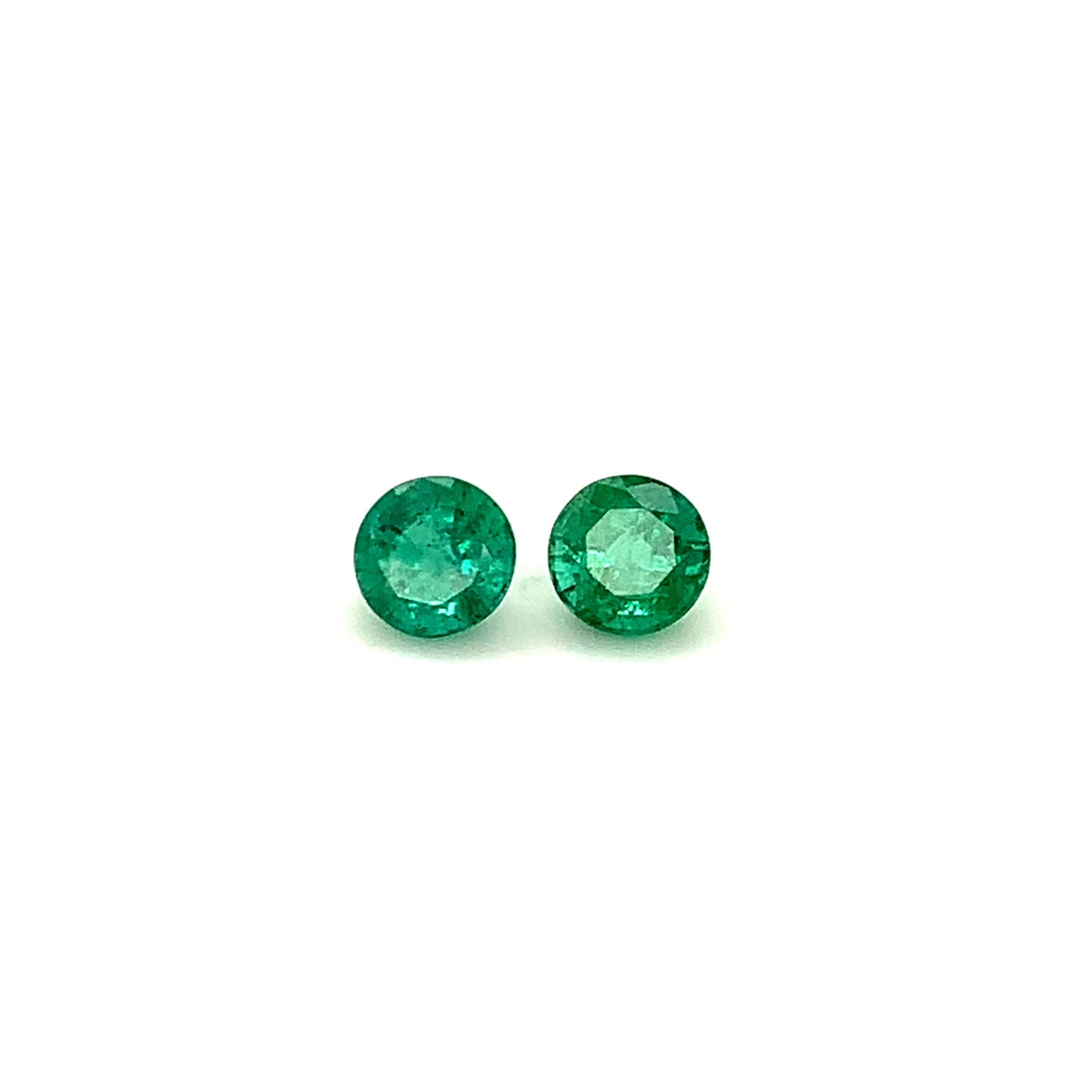 
                  
                    Load and play video in Gallery viewer, 8.20x8.00x0.00mm Round Emerald (2 pc 2.42 ct)
                  
                