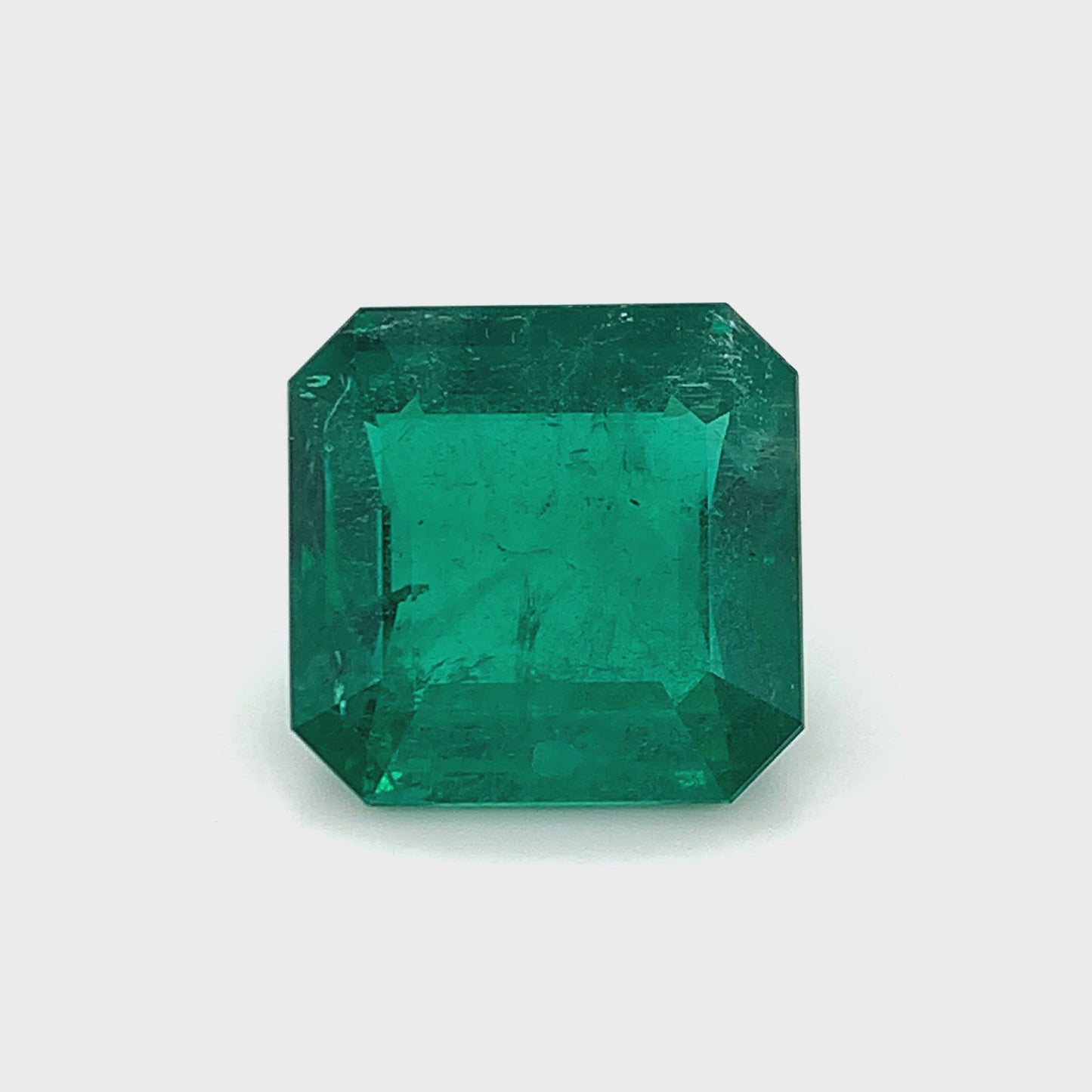 
                  
                    Load and play video in Gallery viewer, 19.14x18.65x9.66mm Octagon Emerald (1 pc 24.37 ct)
                  
                