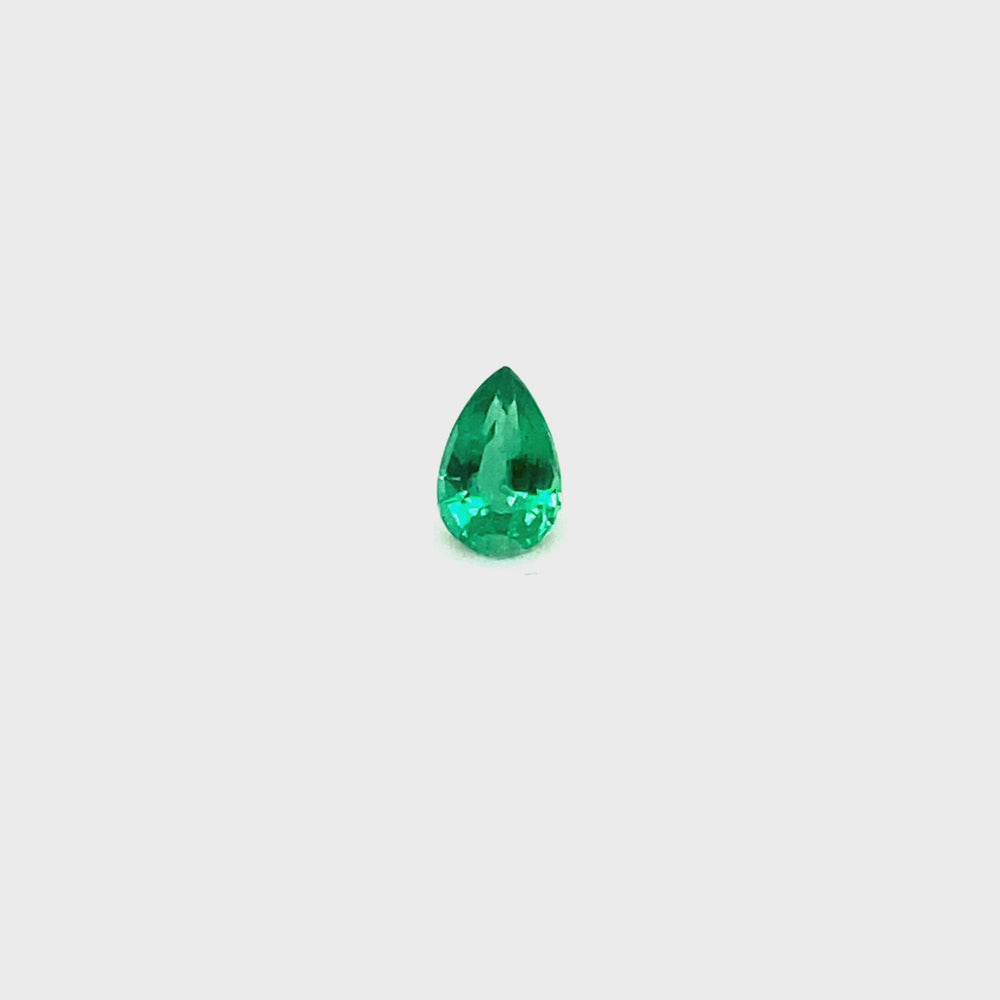 
                  
                    Load and play video in Gallery viewer, 5.85x3.88x2.77mm Pear-shaped Emerald (1 pc 0.33 ct)
                  
                