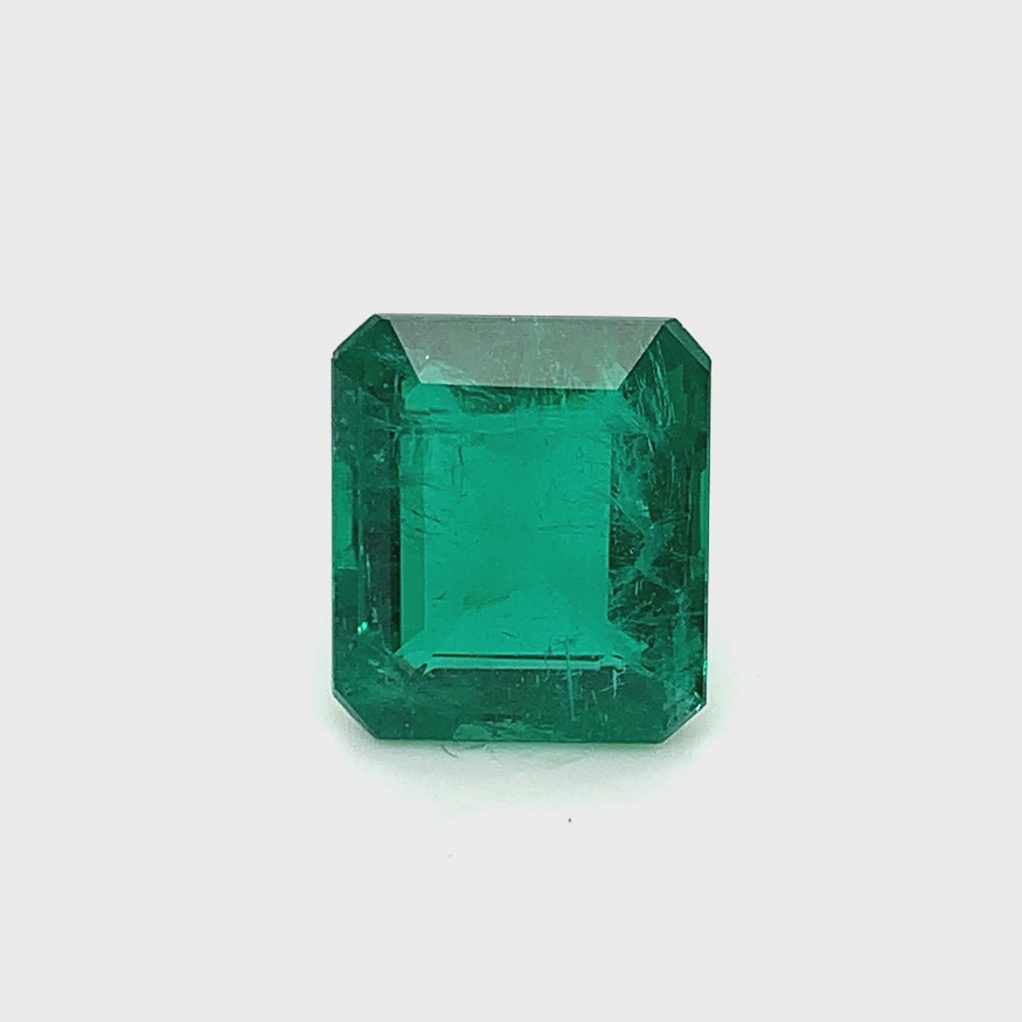 
                  
                    Load and play video in Gallery viewer, 14.10x12.37x7.22mm Octagon Emerald (1 pc 9.57 ct)
                  
                