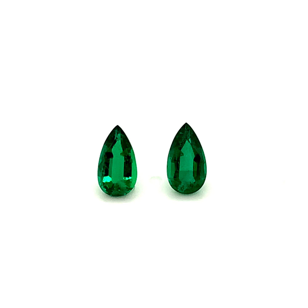 
                  
                    Load and play video in Gallery viewer, 10.68x5.95x3.72mm Pear-shaped Emerald Pair (2 pc 2.89 ct)
                  
                