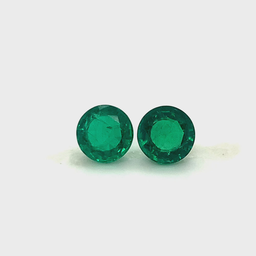 
                  
                    Load and play video in Gallery viewer, 8.88x0.00x0.00mm Round Emerald Pair (2 pc 5.83 ct)
                  
                