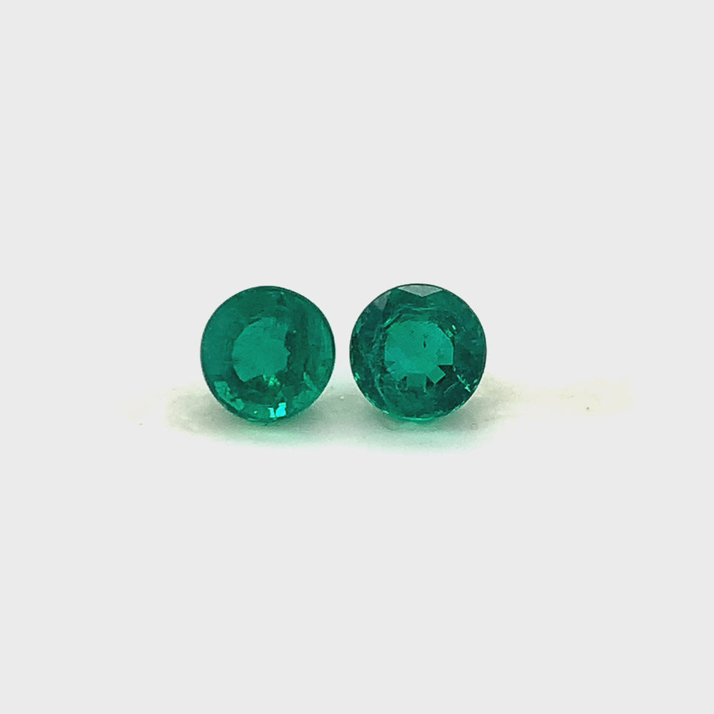 
                  
                    Load and play video in Gallery viewer, 7.80x0.00x0.00mm Round Emerald (2 pc 4.19 ct)
                  
                