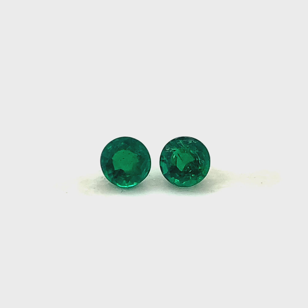 
                  
                    Load and play video in Gallery viewer, 6.70x0.00x0.00mm Round Emerald (2 pc 2.26 ct)
                  
                