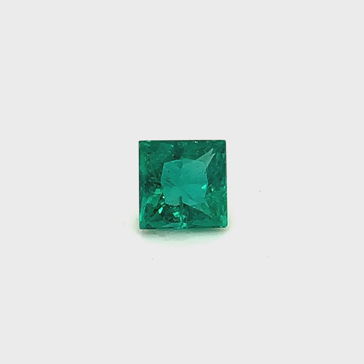 
                  
                    Load and play video in Gallery viewer, 7.91x7.88x6.08mm Princess Cut Emerald (1 pc 2.95 ct)
                  
                