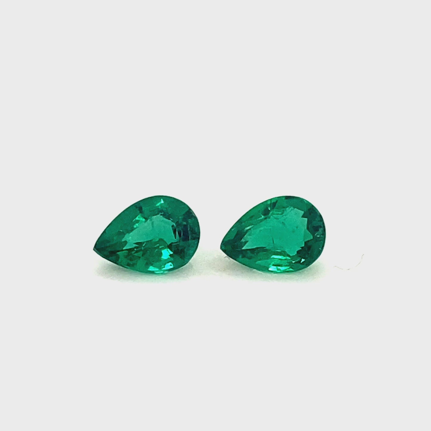 8.93x6.43x0.00mm Pear-shaped Emerald Pair (2 pc 2.51 ct)