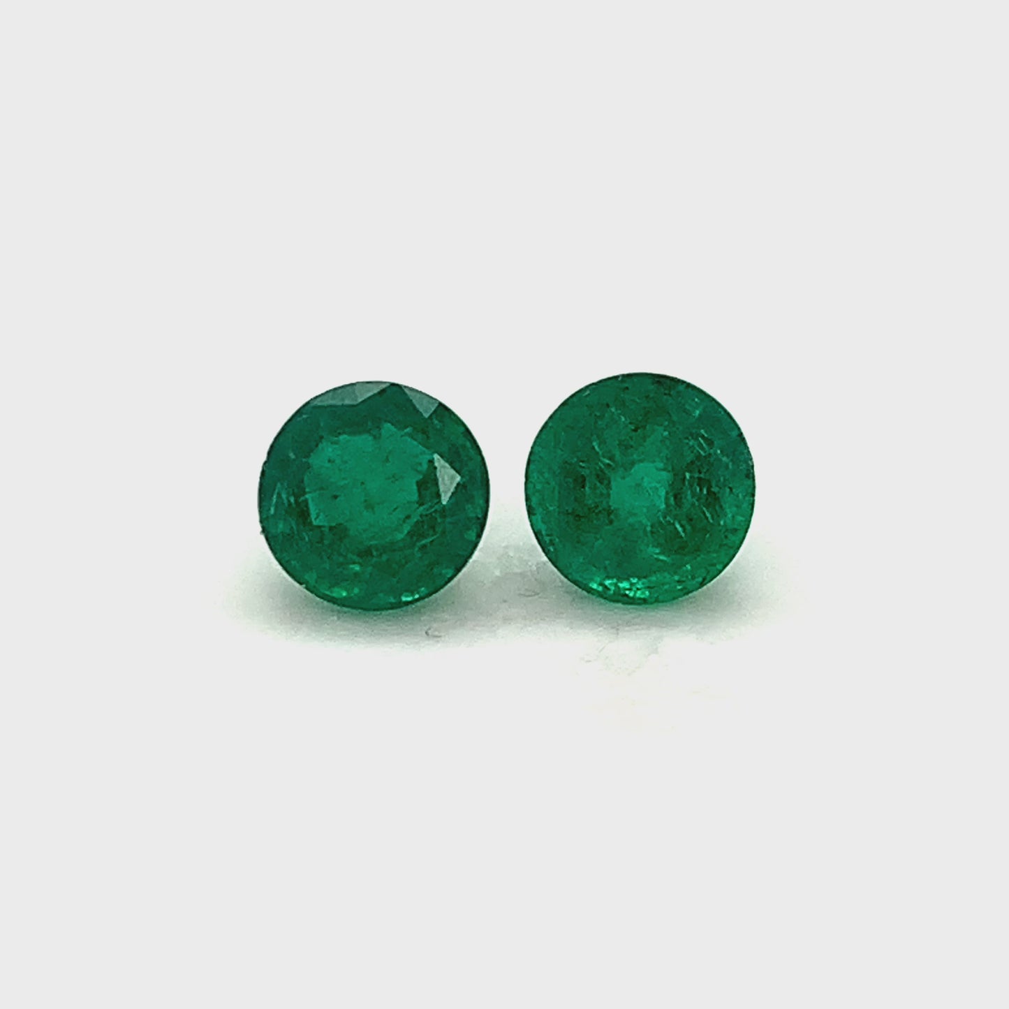 7.50x0.00x0.00mm Round Emerald (2 pc 3.12 ct)