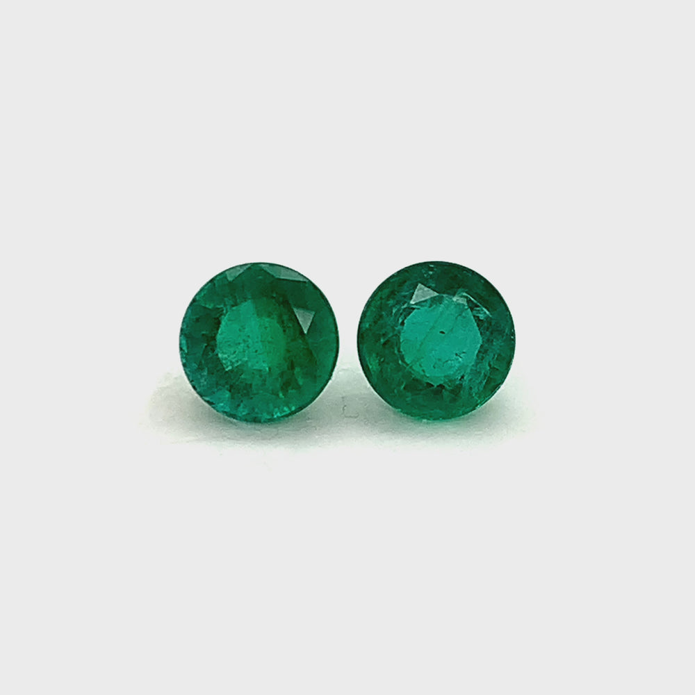 
                  
                    Load and play video in Gallery viewer, 7.50x0.00x0.00mm Round Emerald (2 pc 3.18 ct)
                  
                