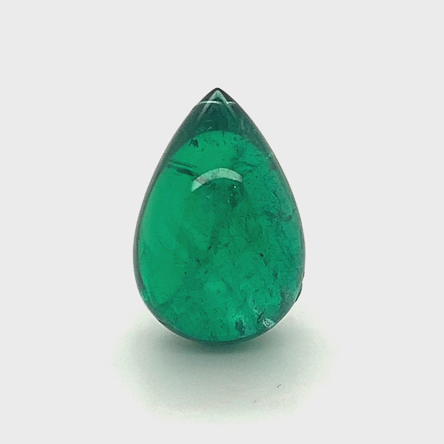 
                  
                    Load and play video in Gallery viewer, 20.75x13.93x11.64mm Drop Emerald (1 pc 22.65 ct)
                  
                